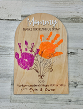 Load image into Gallery viewer, Mother's Day Handprint Sign