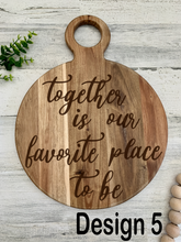 Load image into Gallery viewer, Custom Engraved Round Cutting Board Round Handle