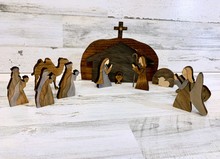 Load image into Gallery viewer, Easter Scene Wooden Decor
