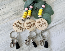 Load image into Gallery viewer, Custom Beaded Lanyard
